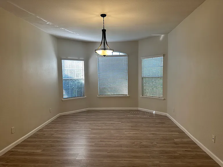2523 E Cole Ave — Photo 6