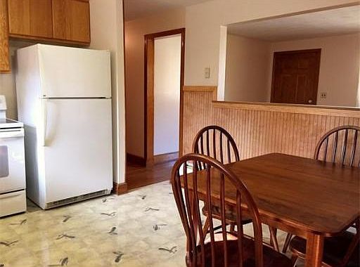 3rd image of 81 Stearns Dr