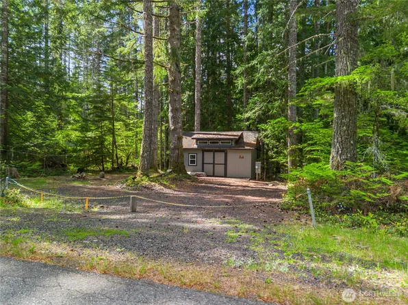 430 N Potlatch Drive N, Hoodsport, WA 98548