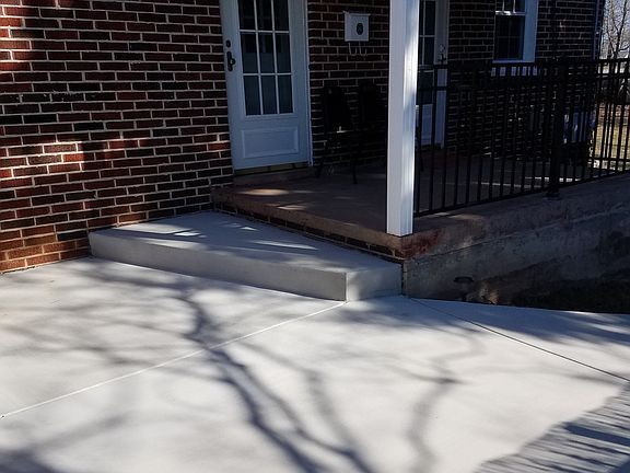 Side porch patio