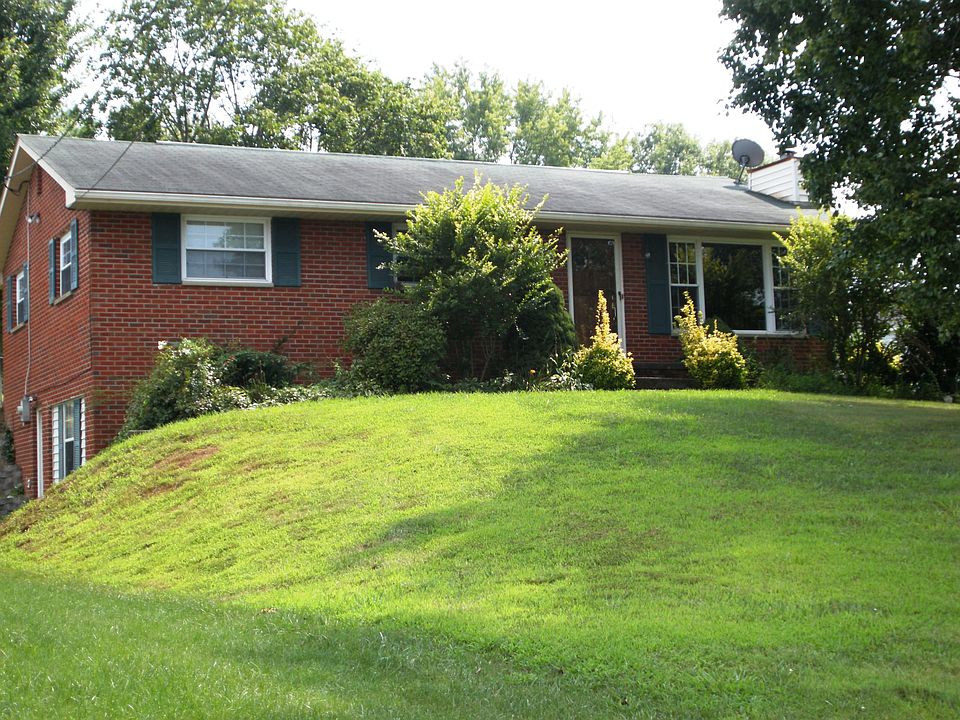 1st image of 15 Bette Ln