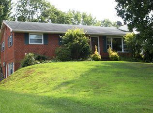 15 Bette Ln, Hurricane, WV 25526