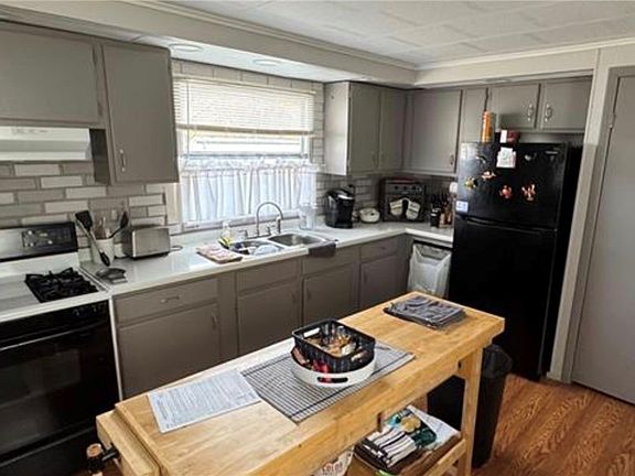 4th image of 428 Meadows Dr