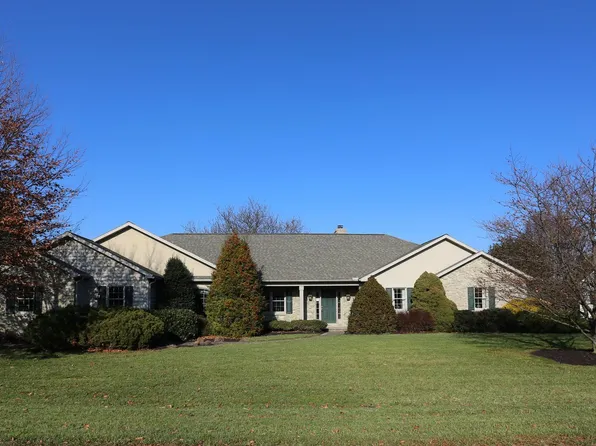 1 Whitefield Ln, Lancaster, PA 17602