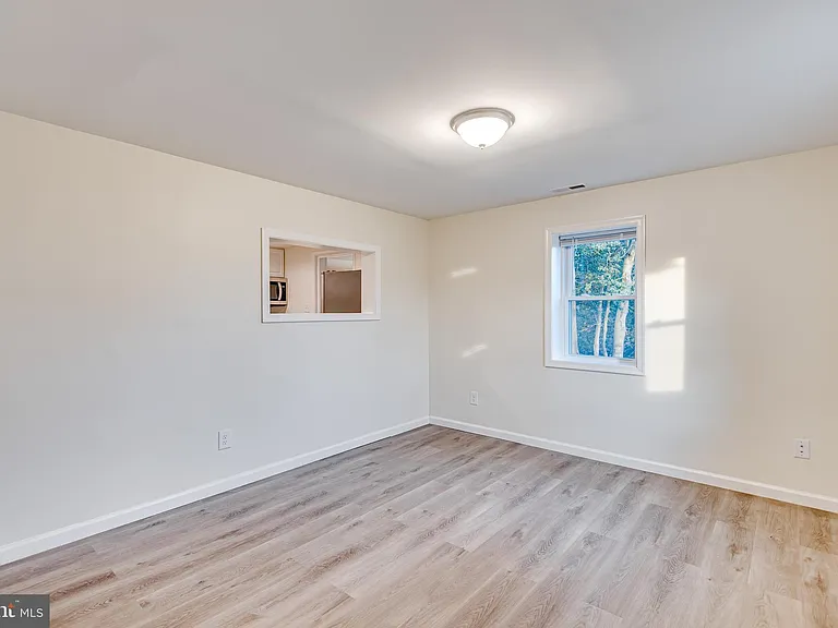 1558 Bay Head Rd — Photo 9