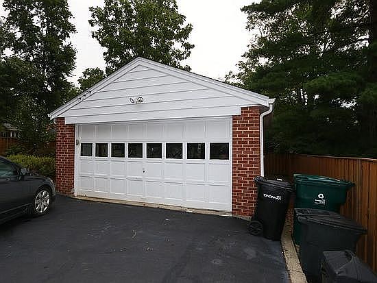 4th image of 1970 Honeysuckle Ln