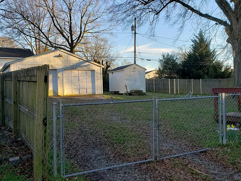 1307 Poston Cir — Photo 4