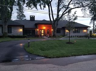 6865 Meadowlake Rd, Bloomfield Hills, MI 48301