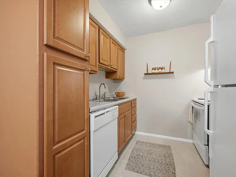 Beau Jardin Apartments — Photo 6