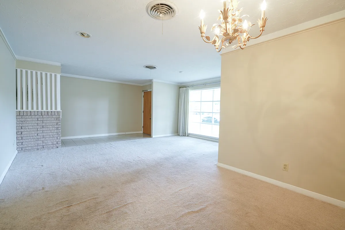 Building Photo - 1702 Ivie Lee St