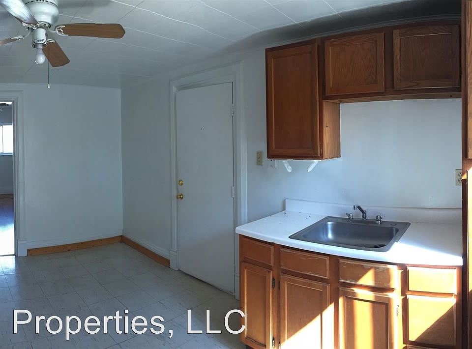 2nd image of 20 Sherman St #2