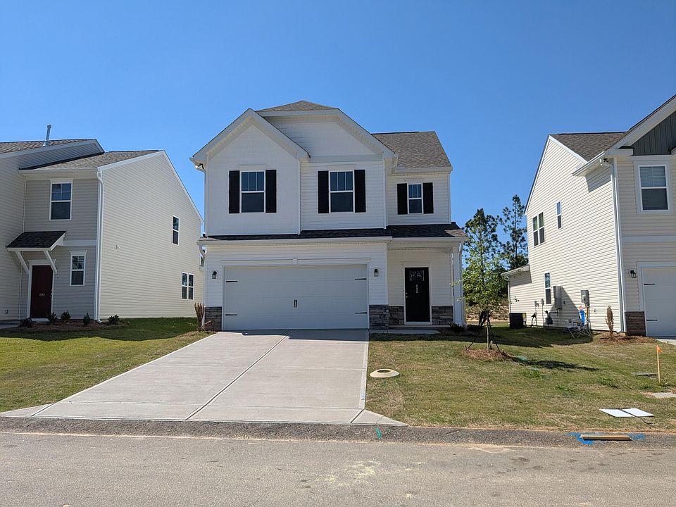 1st image of 880 Tess St