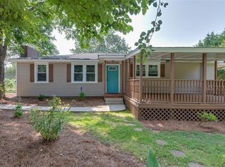 821 John St, Pickens, SC 29671