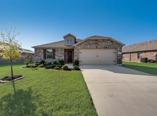 331 Highmeadow Dr, Aubrey, TX 76227