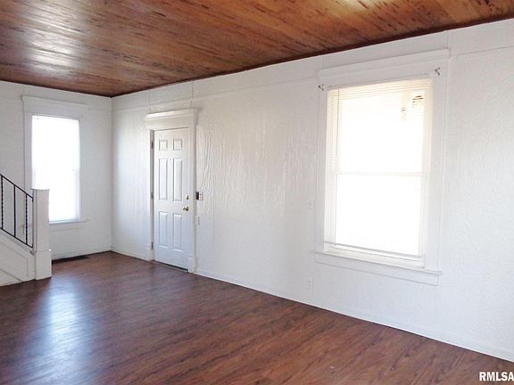 4th image of 1301 W Parkside Dr