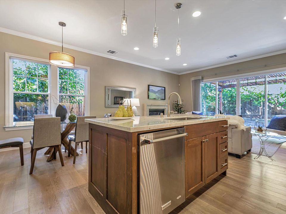 1st image of 546 Hubbell Way #2