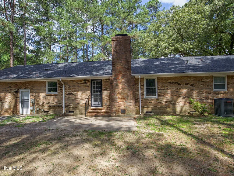 901 Glendale Dr — Photo 46