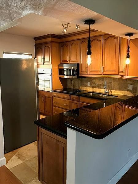 1st image of 3970 Oaks Clubhouse Dr