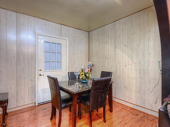 5th image of 4027 Windrift Dr