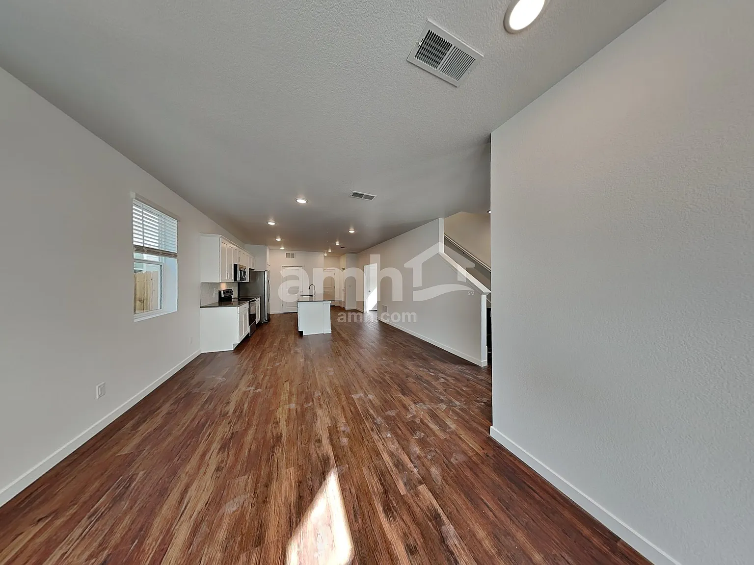 3 bed, 2.5 bath, 1730 sqft, $2,705 — Photo 4
