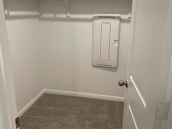 3rd image of 116 Lake Sweetwater Ln