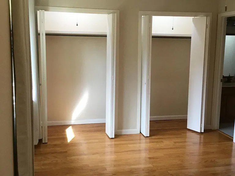 1025 W 19th 16c St #16C — Photo 21