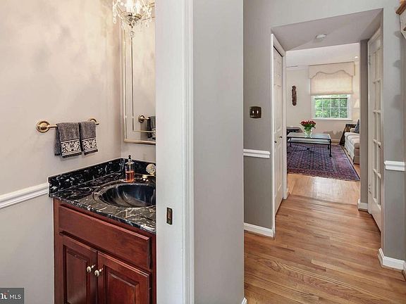 4th image of 6657 McLean Dr