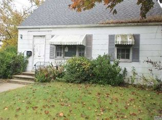 436 Haven Pl, Hewlett, NY 11557