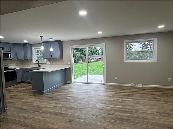 3rd image of 452 6th St