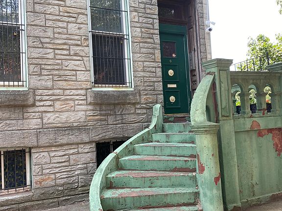 5th image of 1628 Green St #2F