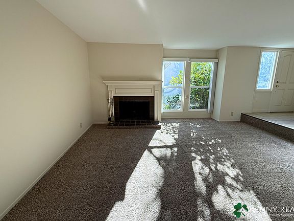 4th image of 814 Magellan Ln