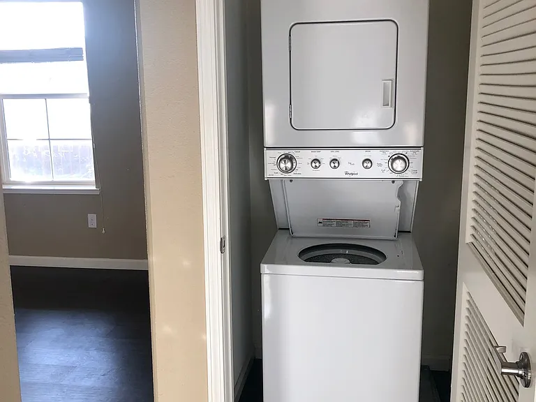 Luxe Ripon Apartments — Photo 12