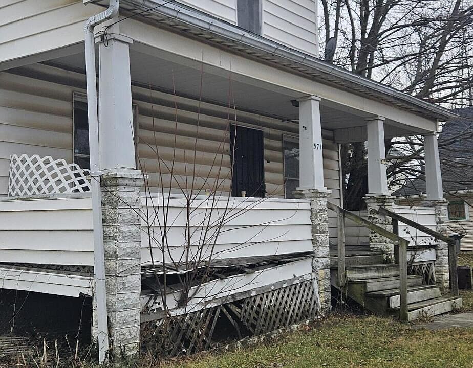 1st image of 571 S Metcalf St