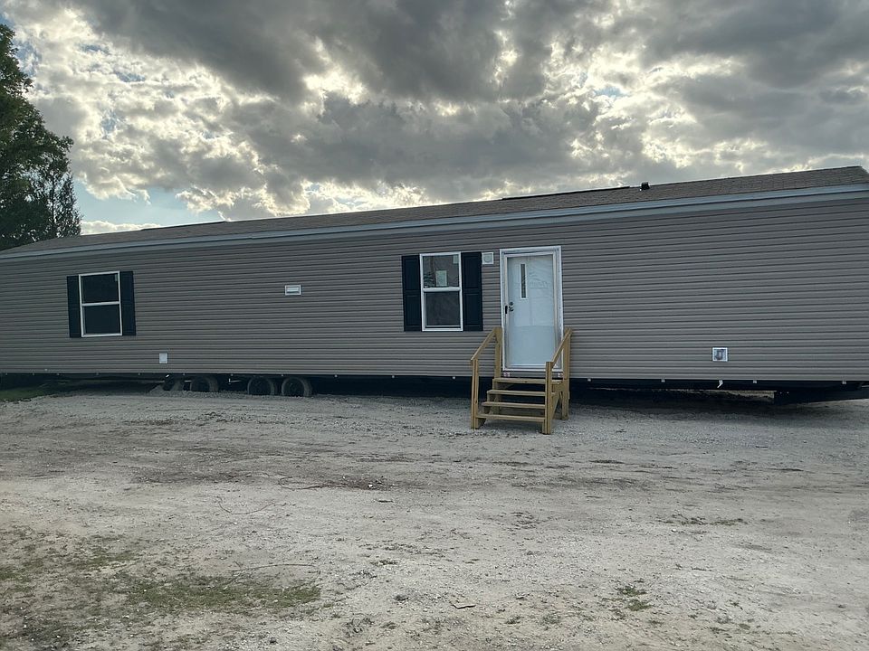 1st image of 406 Queen Ct