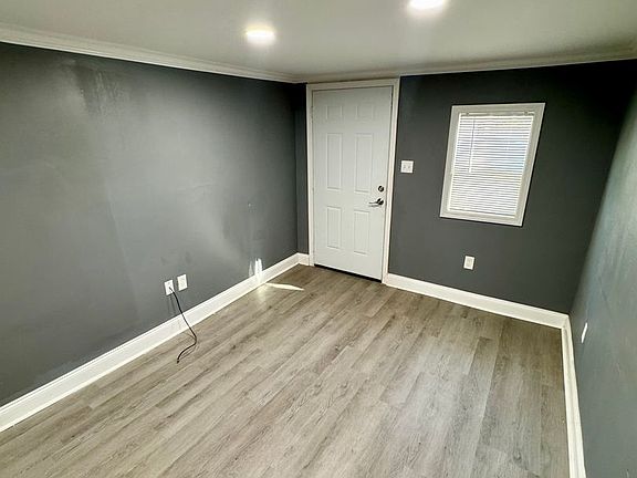 2nd image of 1501 1/2 Clover St