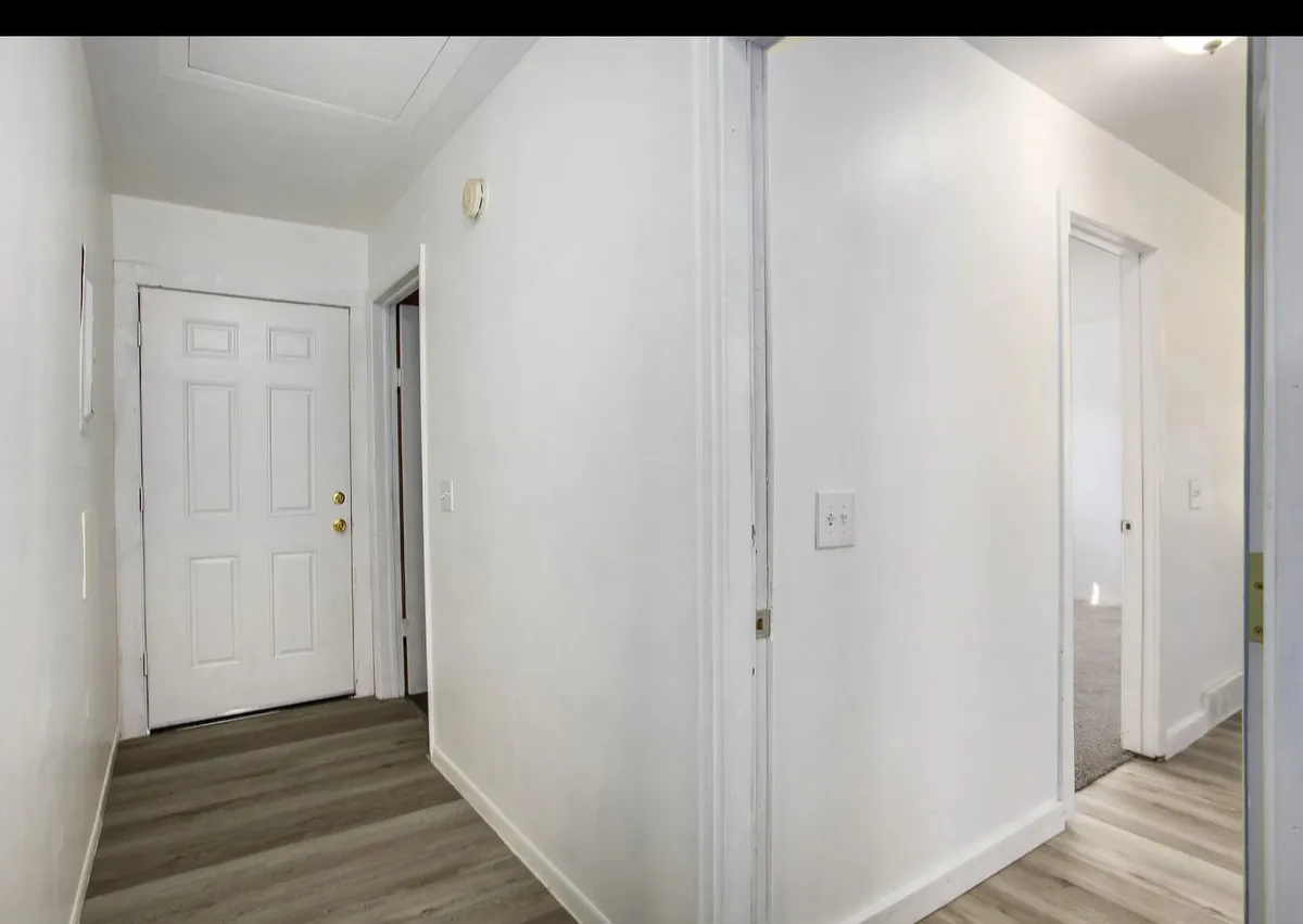 Entry way - Jarman St