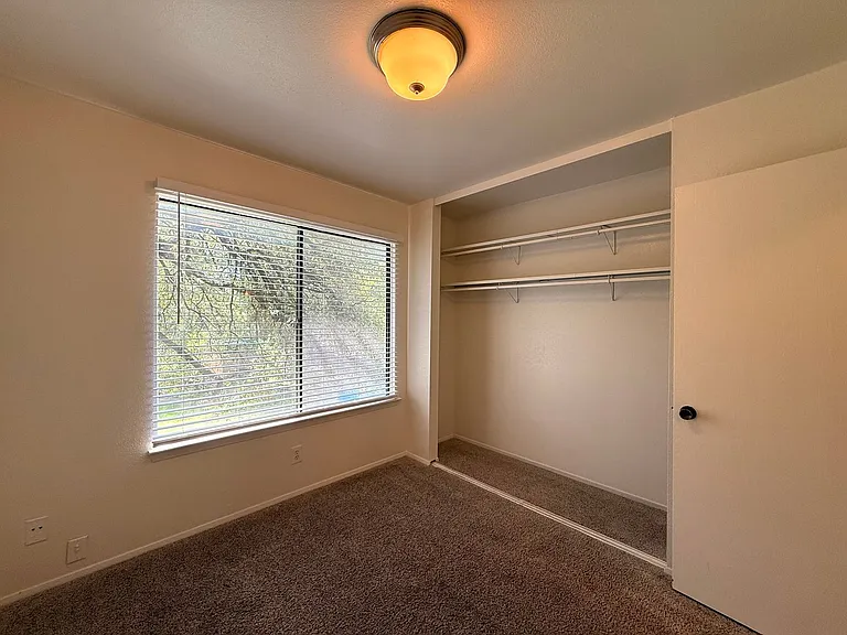 900 W Village Ln — Photo 17