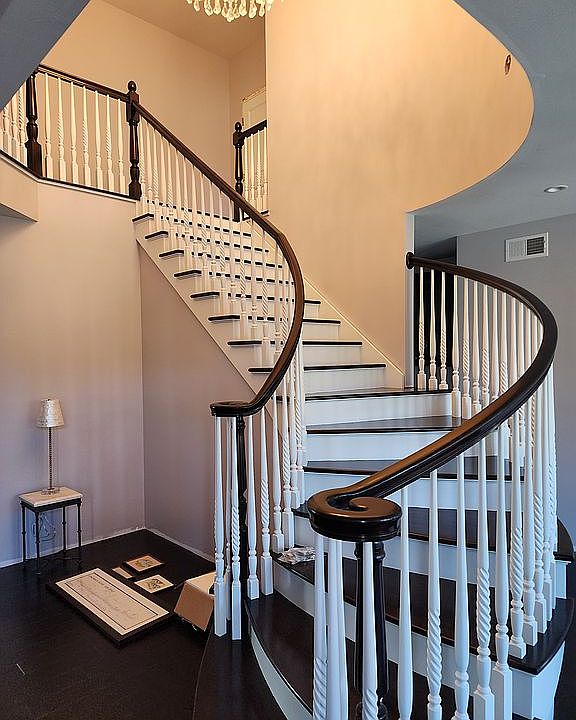 2nd image of 116 Bennington Way