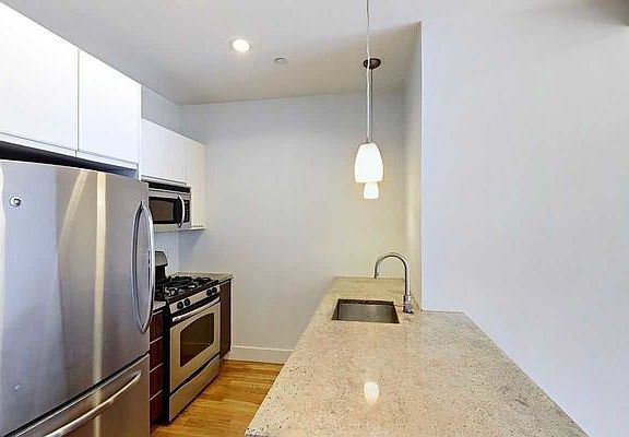 3rd image of 820 Bergen St #106