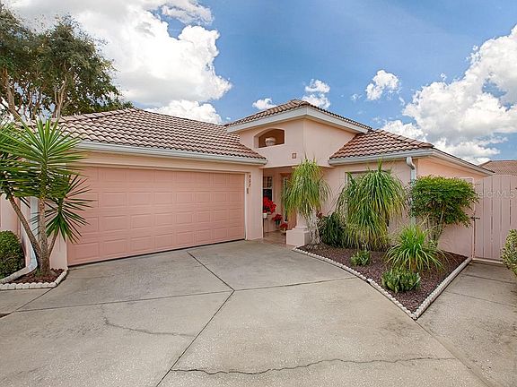 3rd image of 902 Santa Anna Ln