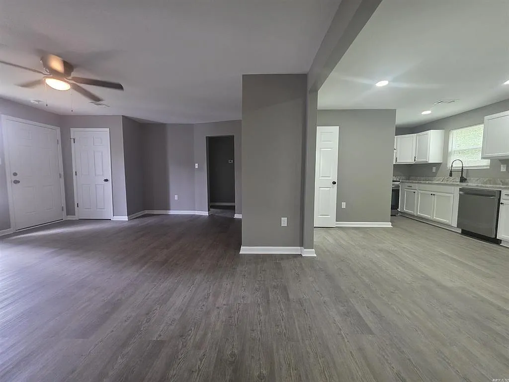 407 Rock Street - 1 — Photo 4
