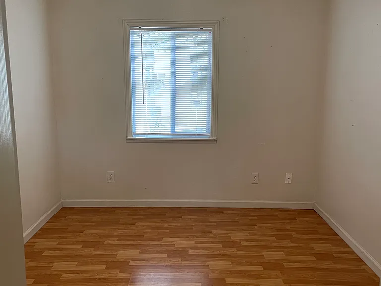 3486 Lakeshore Blvd #5 — Photo 13