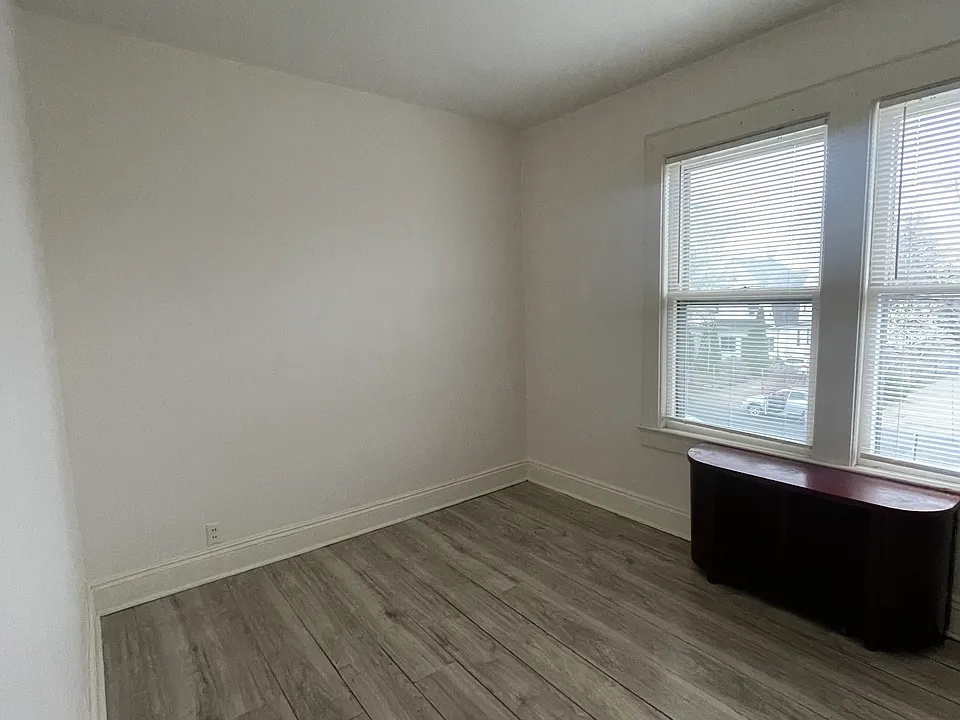 642 Jefferson Ave #2