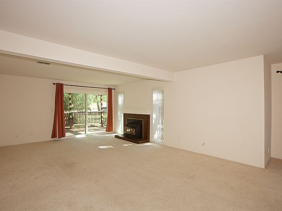 4th image of 23968 Green Haven Ln