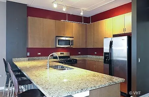 2 bed, 1137 sqft, $3,700 — Photo 4