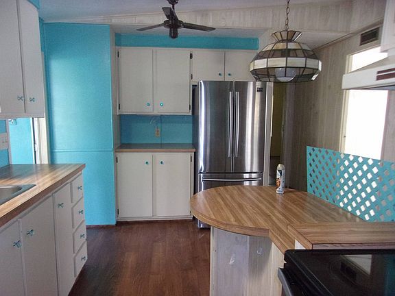 5th image of 100 Walker St #137