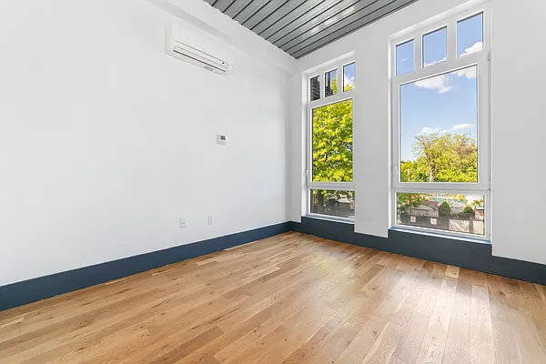 Bedroom, photo 2