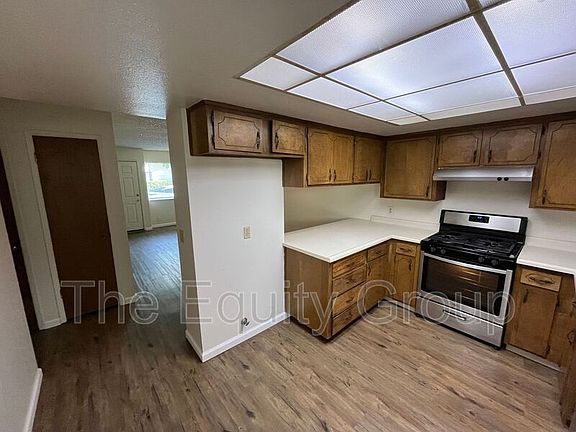 5th image of 5731 W Hillsdale Ave