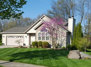 521 Saras Ct, Slinger, WI 53086