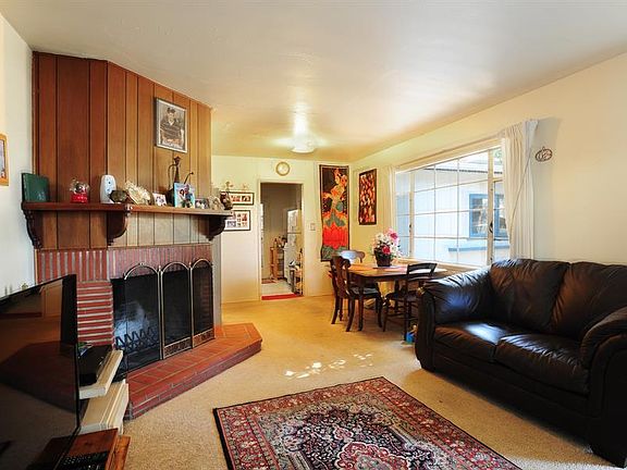 3rd image of 2310 Cliff Dr